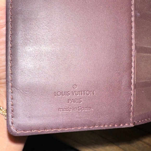 LV Vernis Agenda/Passport w/Dust Bag PM - Picture 6 of 9